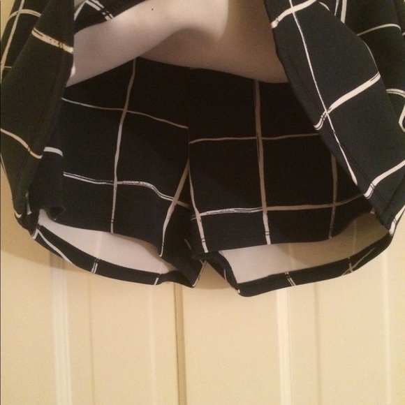 Navy windowpane Abercrombie and Fitch Skort - Picture 2 of 5
